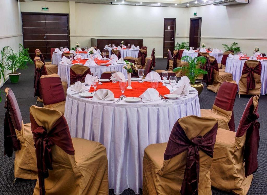 Hotel Agrabad Chittagong Bagian luar foto