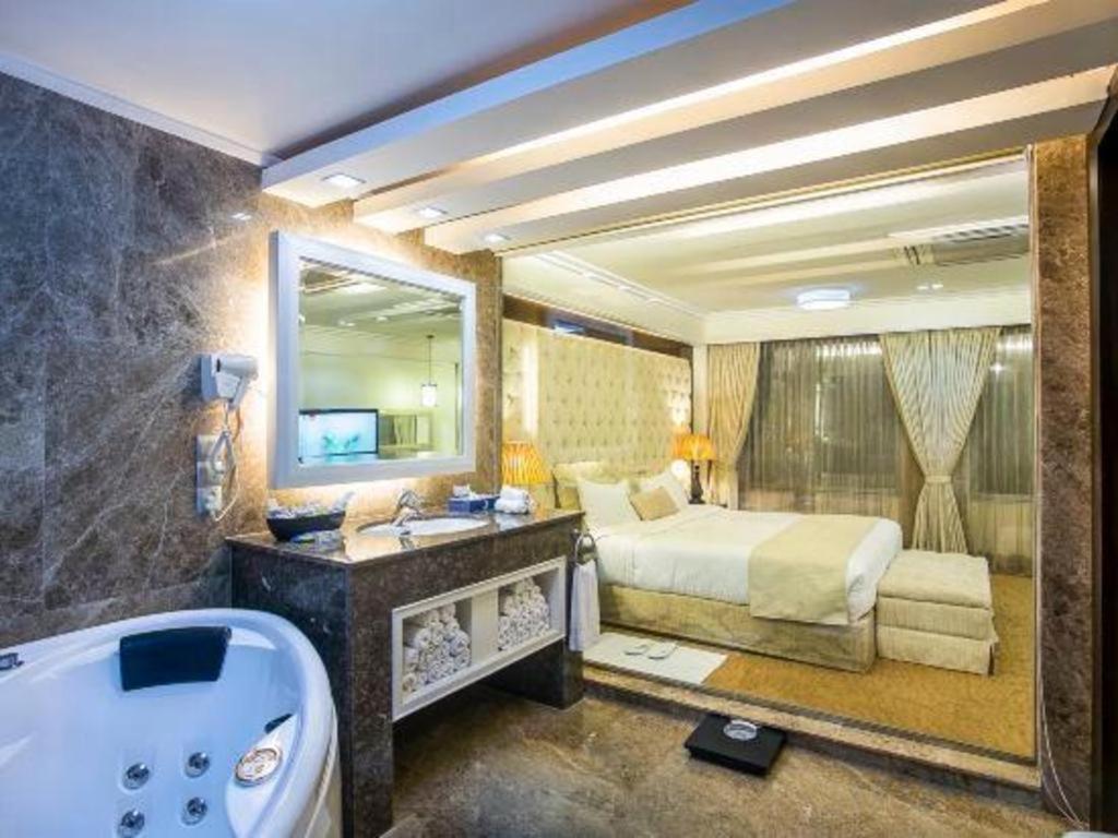 Hotel Agrabad Chittagong Bagian luar foto