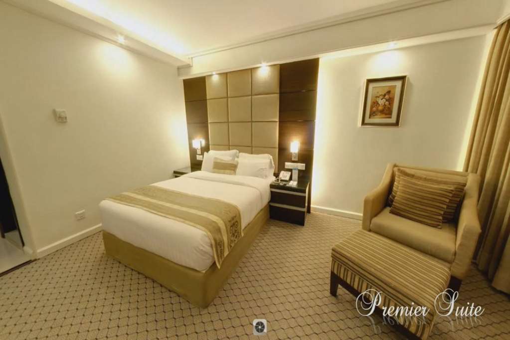 Hotel Agrabad Chittagong Ruang foto